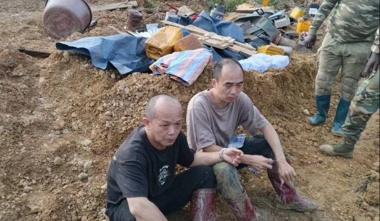 Two foreign nationals arrested