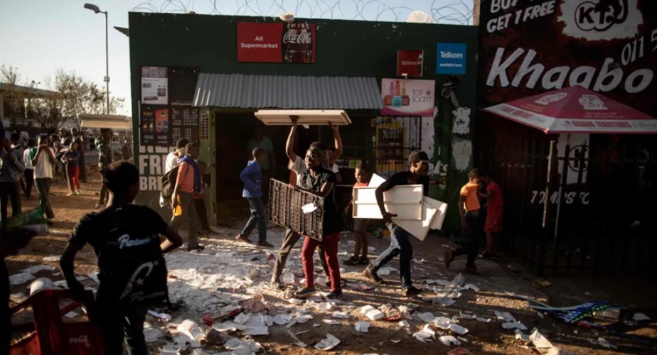 Immigrant shop destroyed by South Africans2