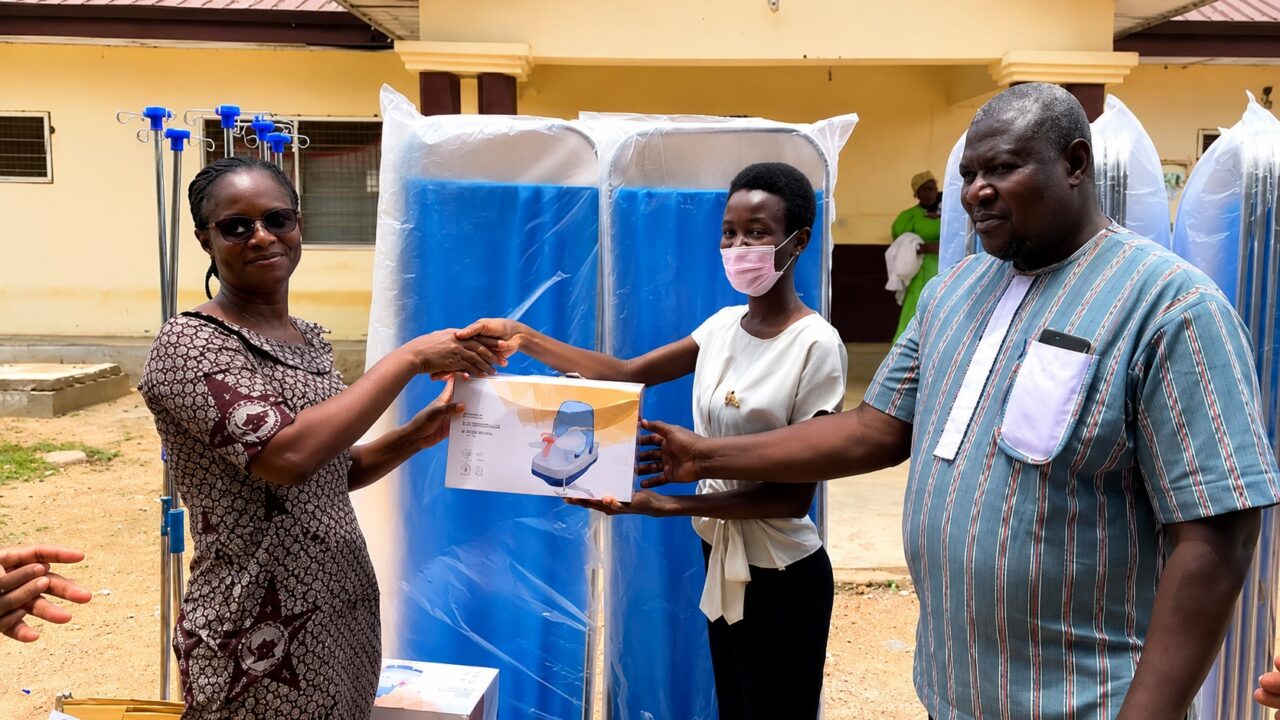 Community donation exchange in daylight