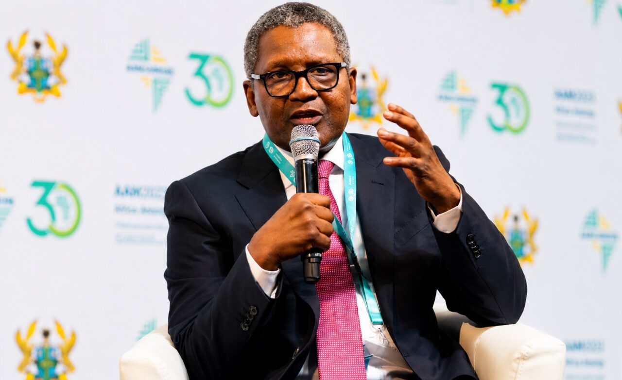 Dangote-Refinery-Raises-Record-2.5-Billion-1280x783.jpg