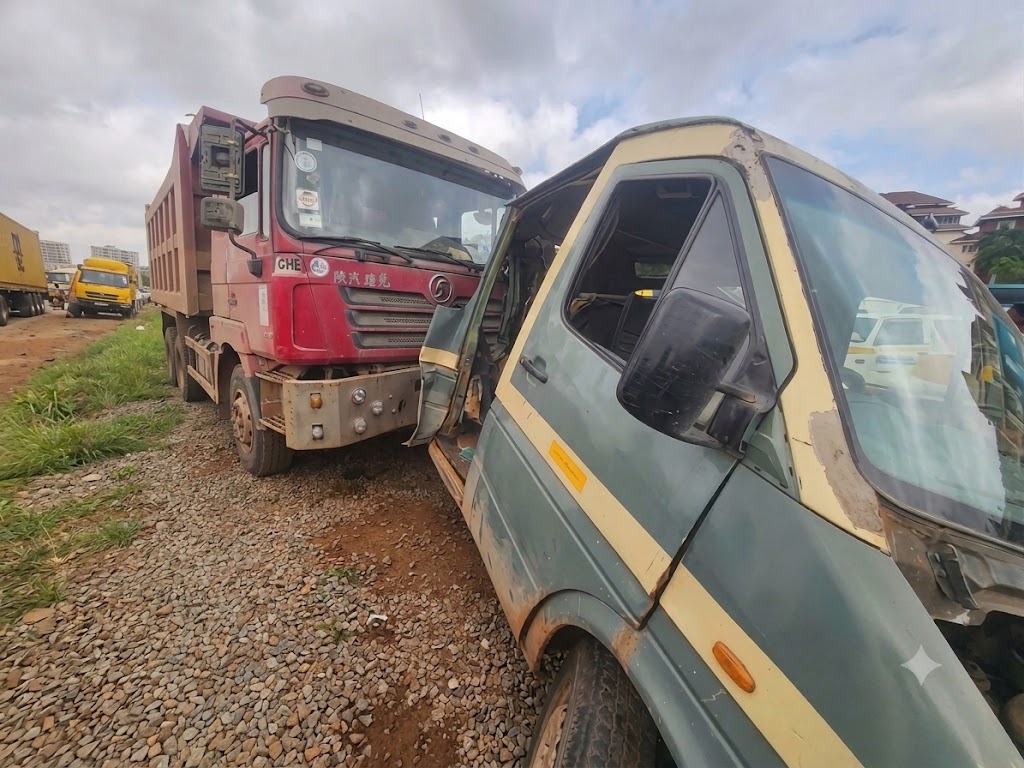 Tipper Truck Crashes Into Bus