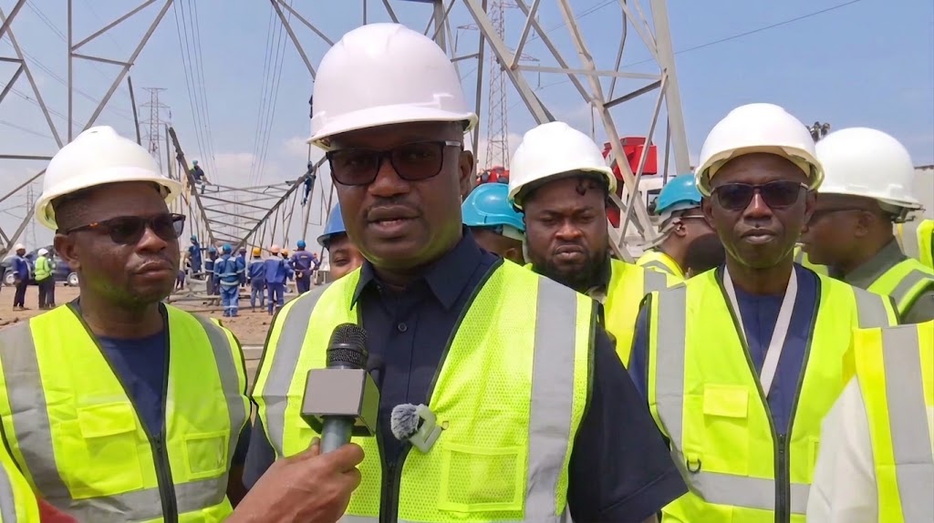 Energy Minister Gives Occupants