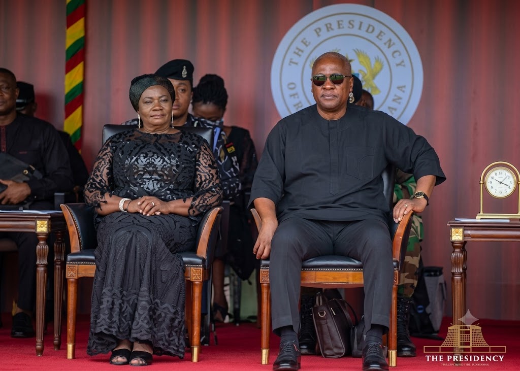 Mahama Pays Tribute