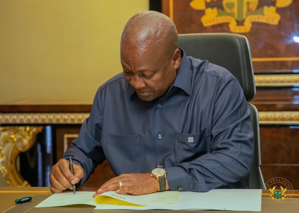 Mahama-has-officially-signed-the-Tribunals-Bill.jpg