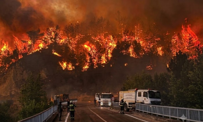Turkey Battles Coastal Wildfires