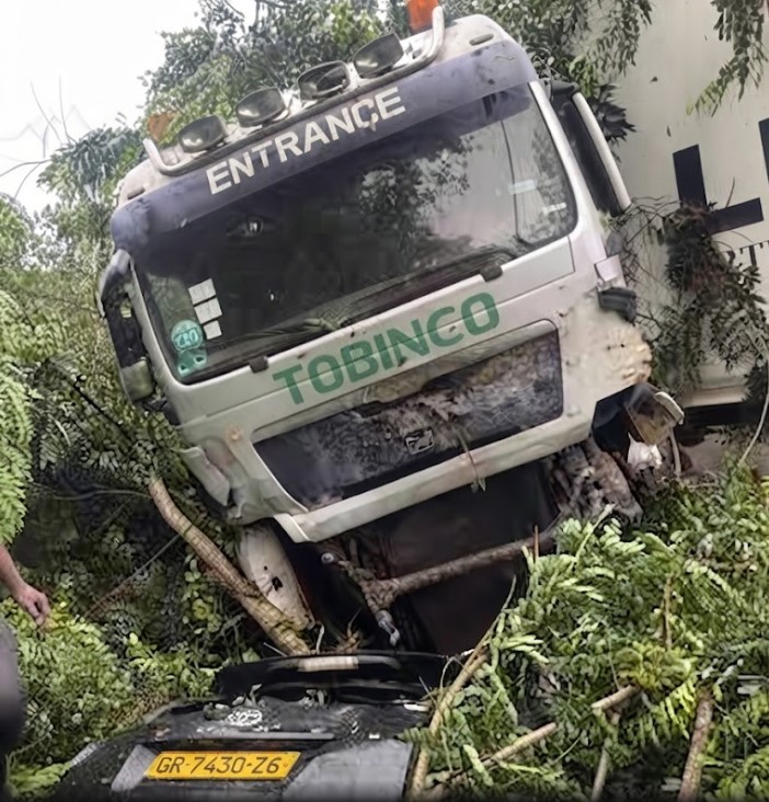 crash involving Voxy and truck