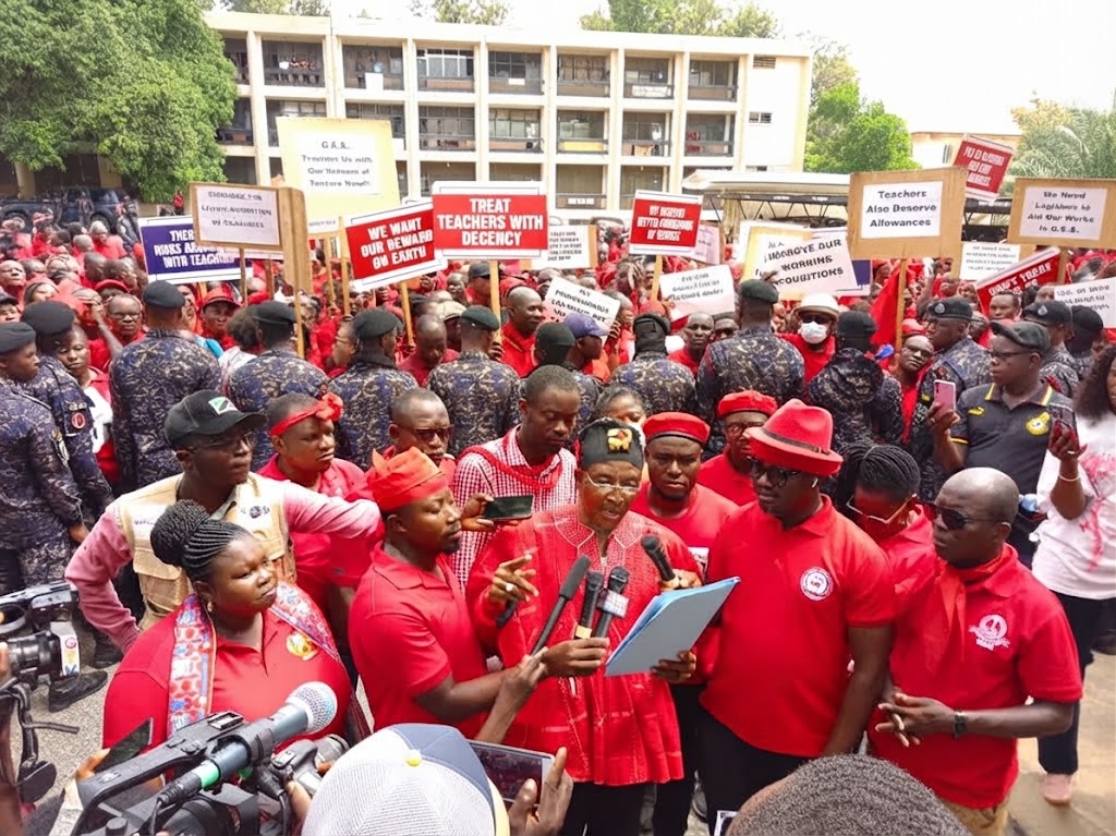 teacher unions in Ghana issued a final ultimatum