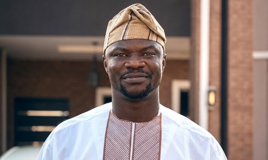 Gospel Singer Toluwanisings