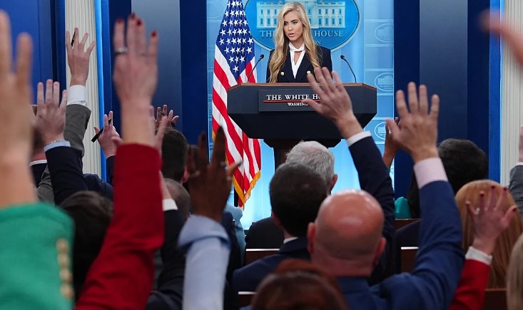 Trump's new press secretary leaves after less than a week